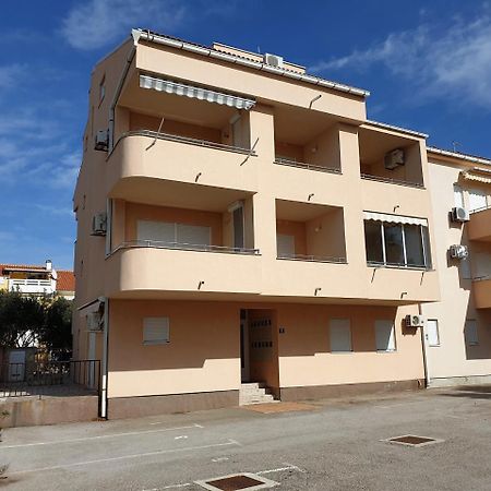 Apartment Valamar Novalja Exterior foto